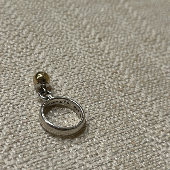 100% authentic Tiffany and Co. Fascinator 18k gold and sterling ring size 6 - Picture 3 of 6